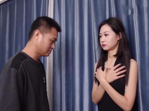 Dia pergi membantu istri tetangganya memperbaiki komputernya dan kemudian memperkosanya