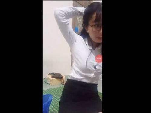 Baby Cat 2k mengaitkan vagina di Tet