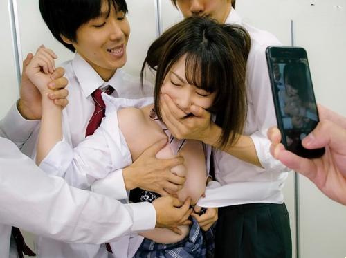 Perempuan penindas dan balas dendam orang yang diintimidasi